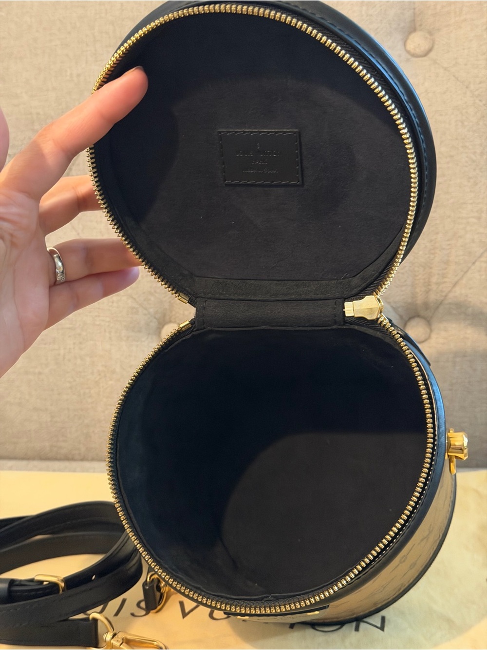 Louis Vuitton Cannes Monogram Reverse - Picture 9 of 13